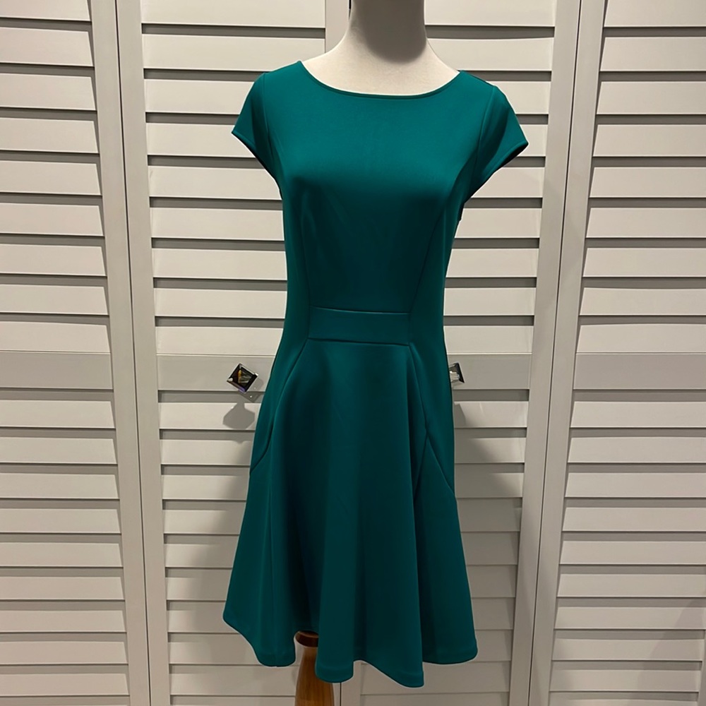 The Limited NWT MIDI Dress in a Teal Color
